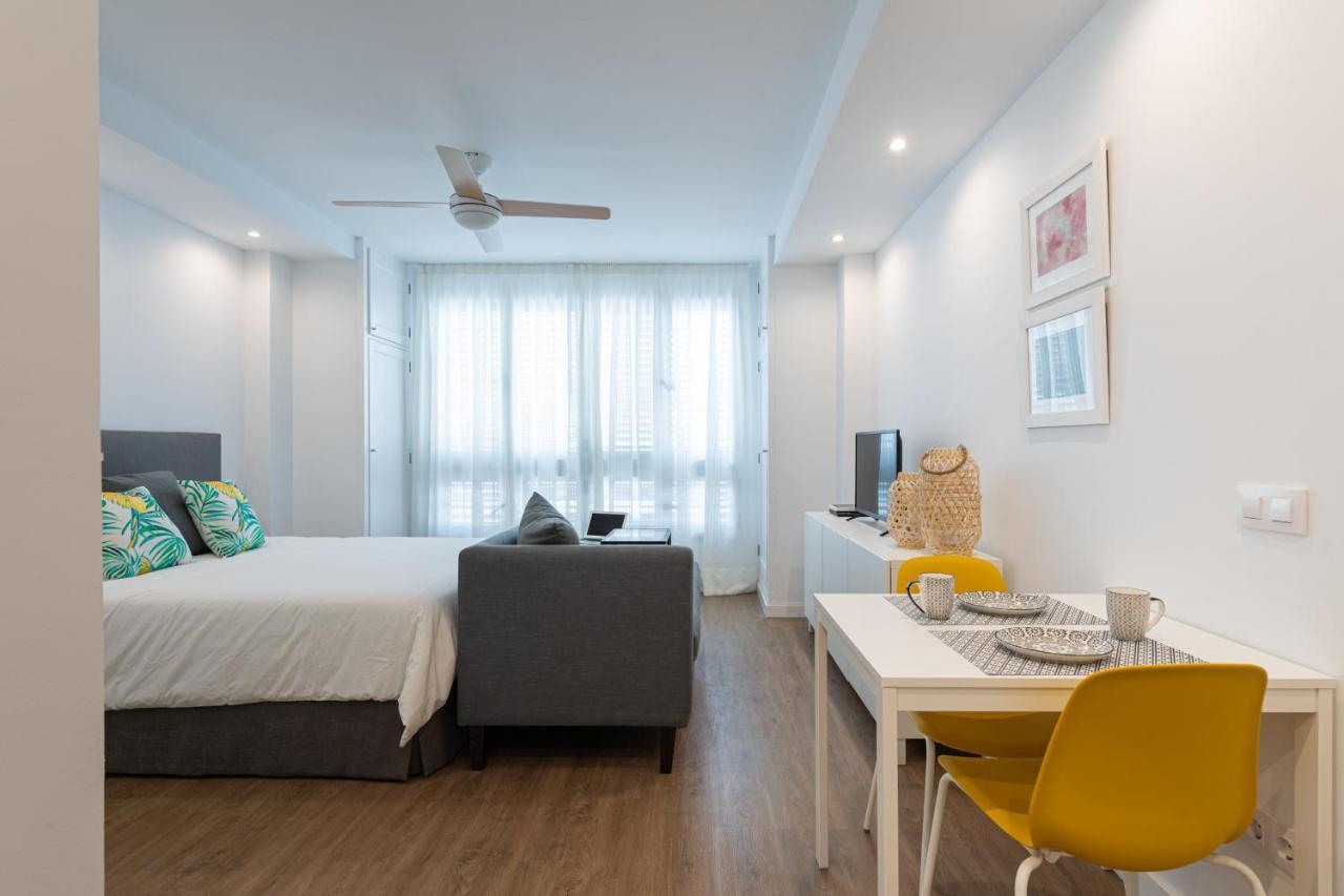 Homeforguest Moderno Estudio Junto A Las Canteras Las Palmas Buitenkant foto